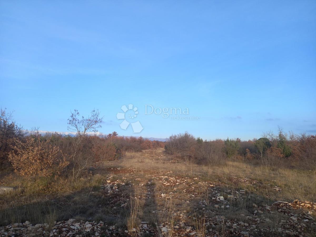 Zazidljivo zemljišče Poličnik, 3.564m2