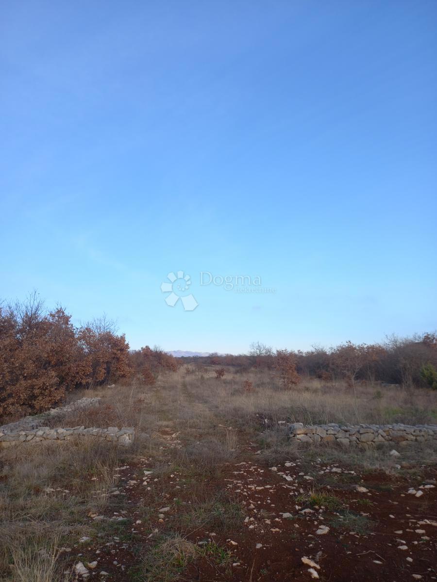 Zazidljivo zemljišče Poličnik, 3.564m2