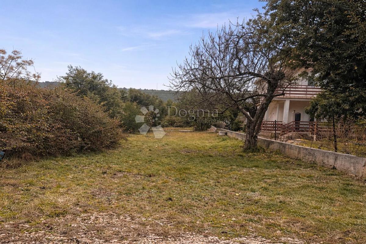 Zazidljivo zemljišče Sukošan, 1.550m2