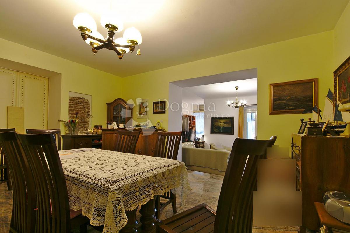 Stanovanje Lovran, 130m2