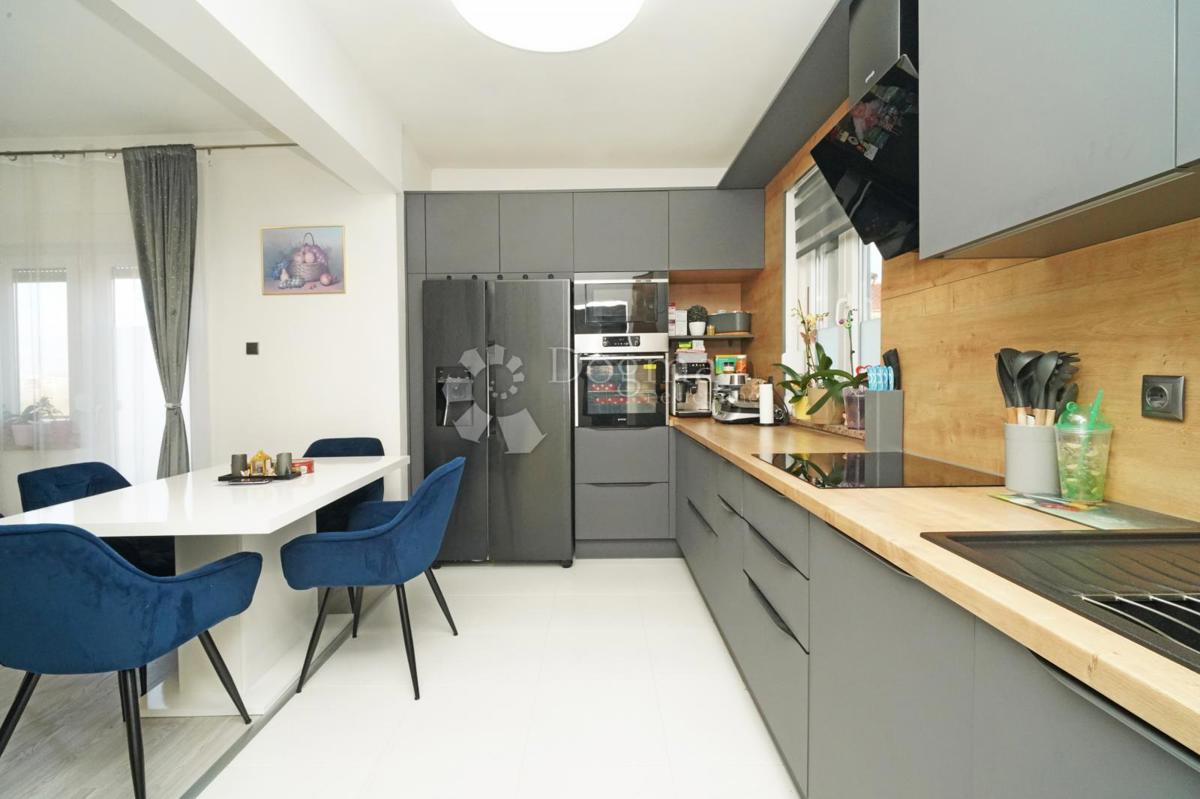 Stanovanje Centar, Pula, 132,35m2