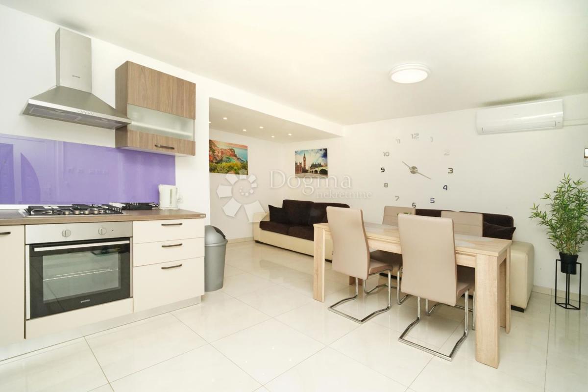 Stanovanje Centar, Pula, 132,35m2