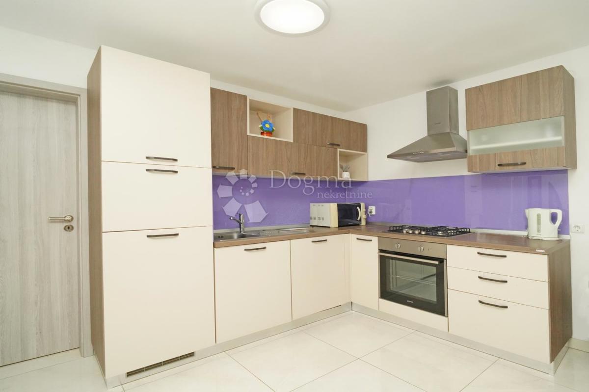 Stanovanje Centar, Pula, 132,35m2