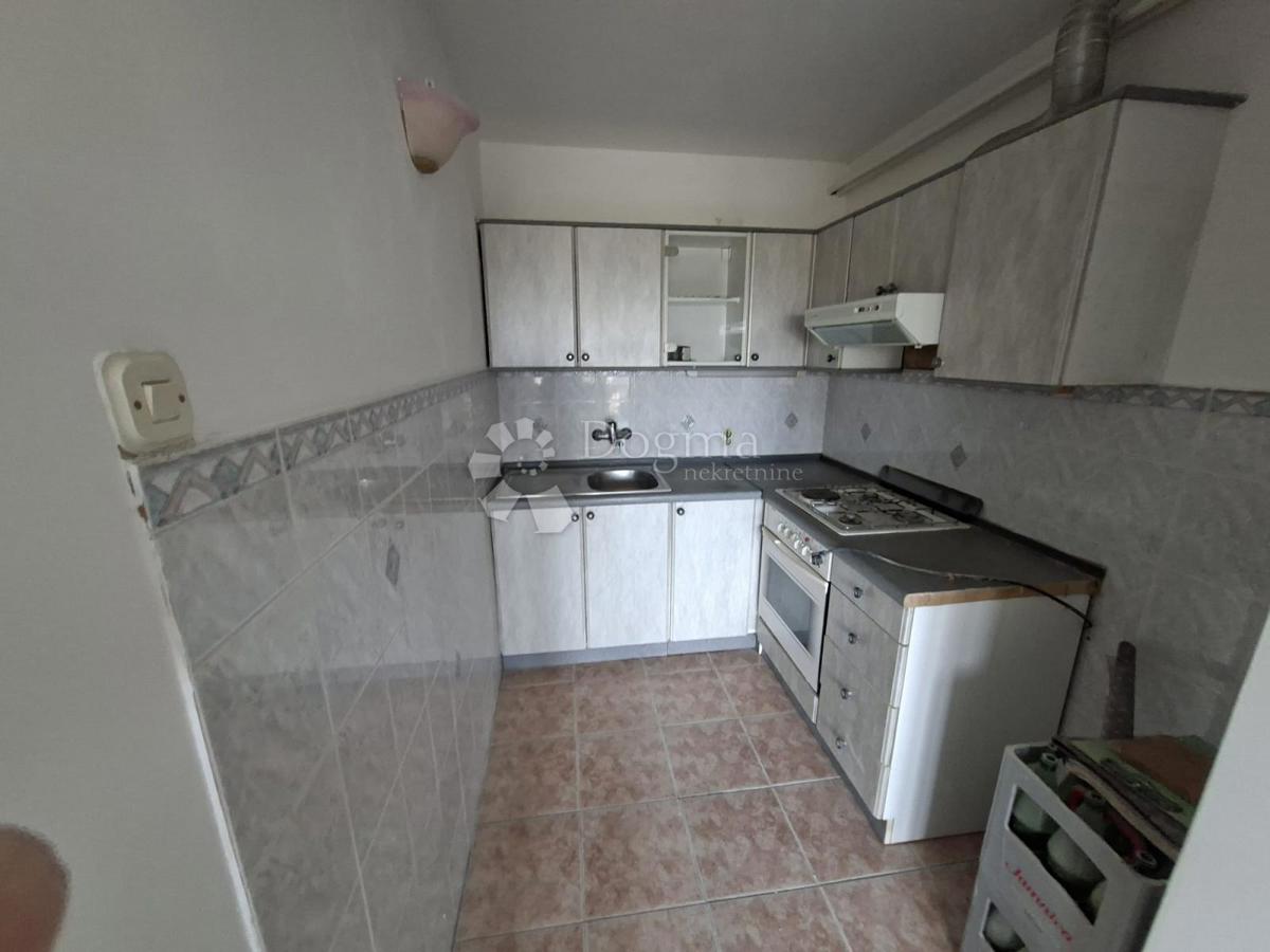 Hiša Caprag/Željezara, Sisak, 400m2