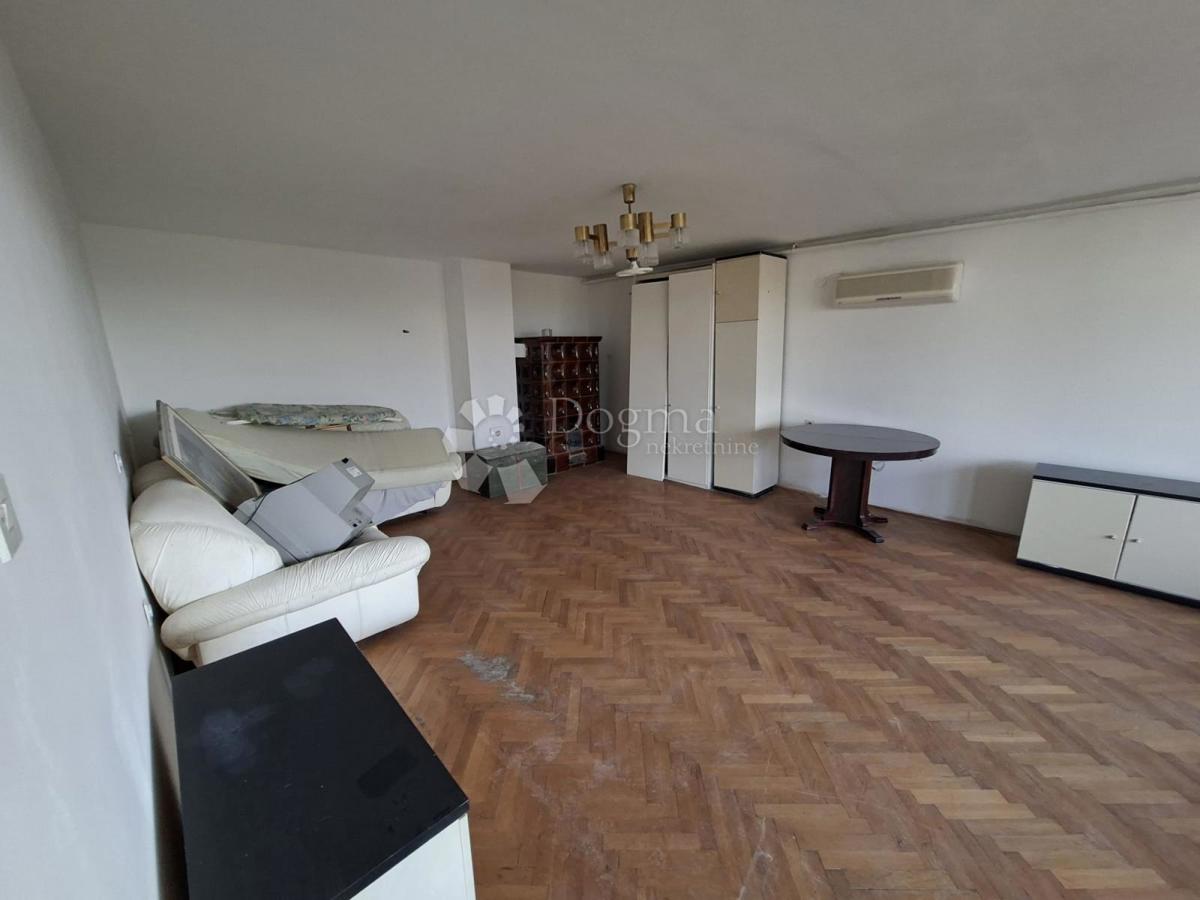 Hiša Caprag/Željezara, Sisak, 400m2