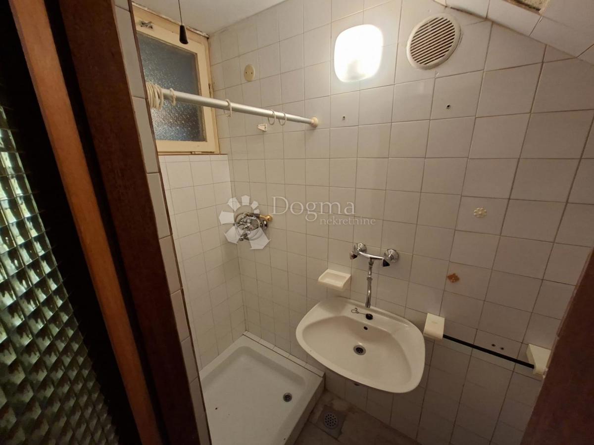 Hiša Caprag/Željezara, Sisak, 400m2