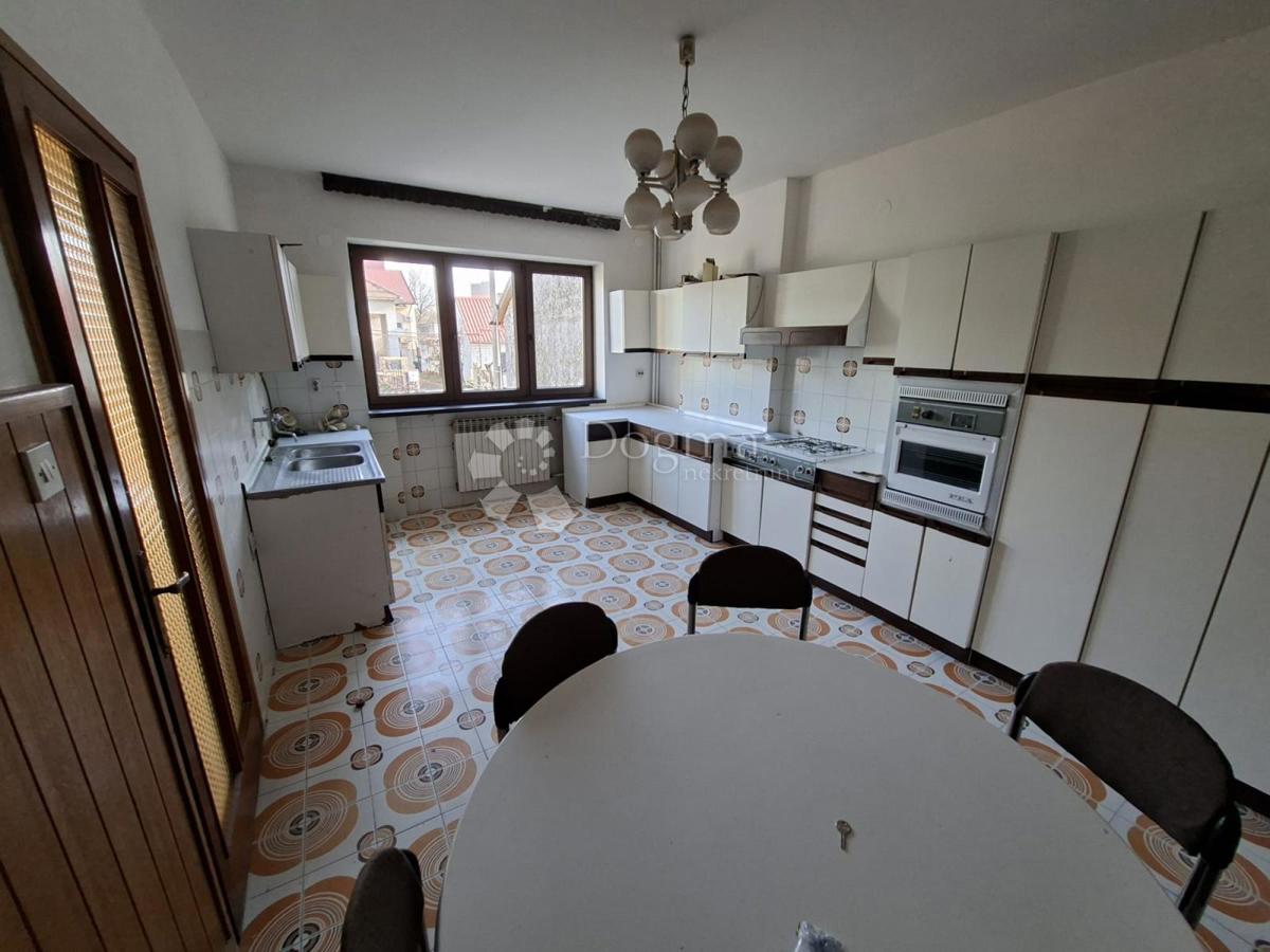 Hiša Caprag/Željezara, Sisak, 400m2