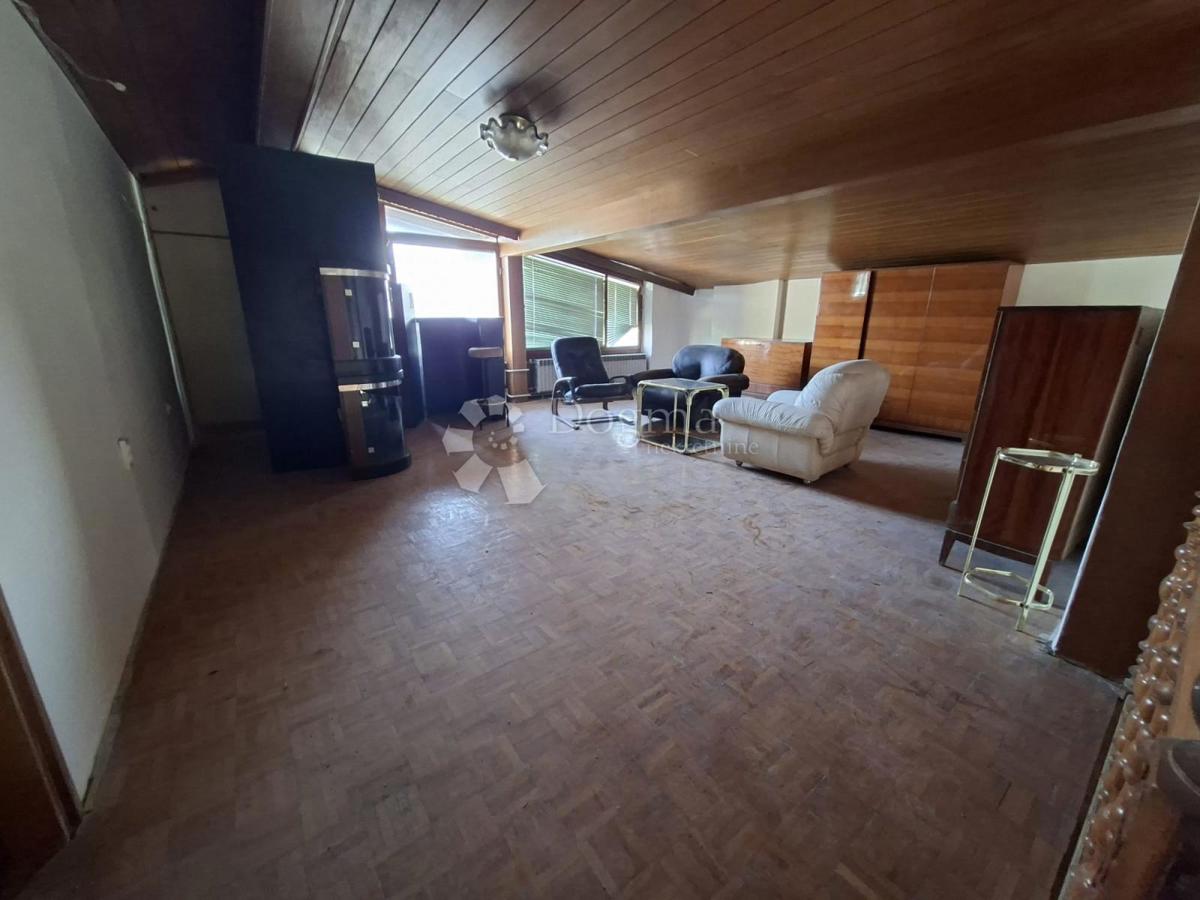 Hiša Caprag/Željezara, Sisak, 400m2