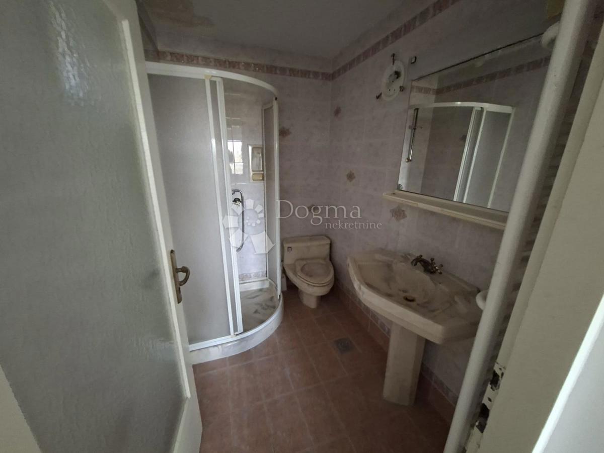 Hiša Caprag/Željezara, Sisak, 400m2