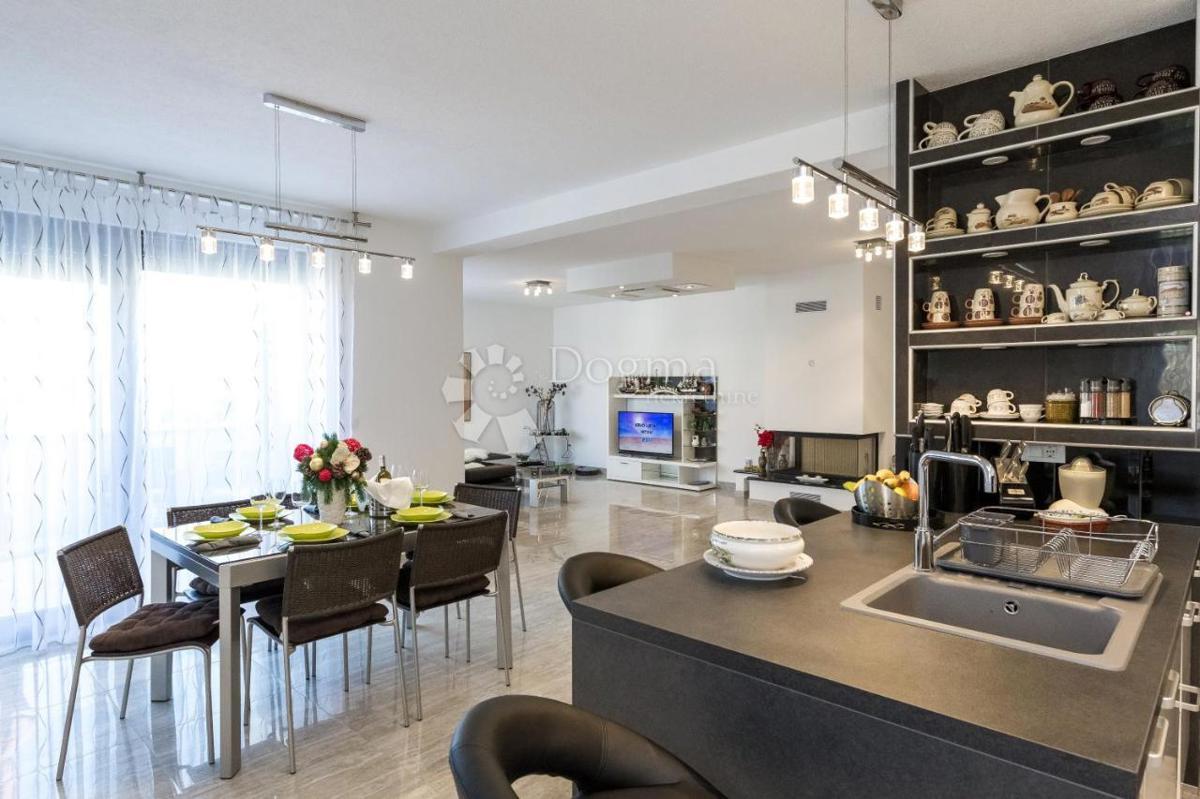 Hiša Sukošan, 345m2