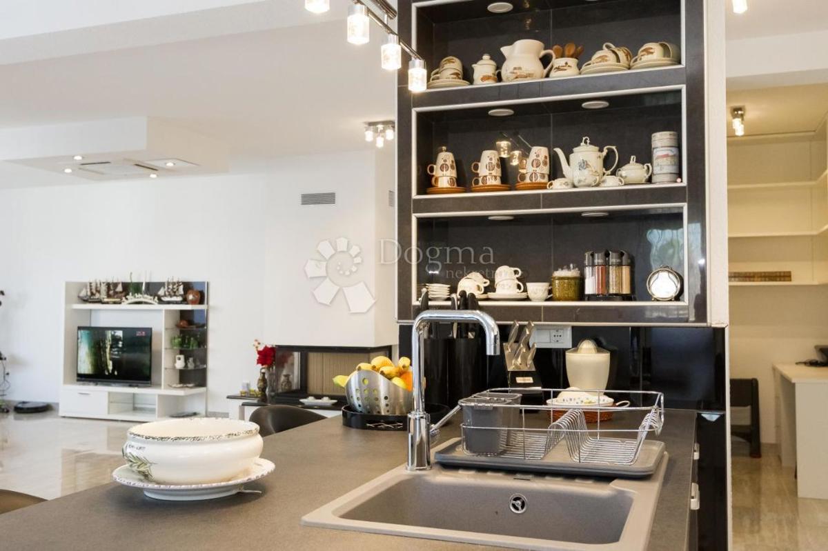 Hiša Sukošan, 345m2