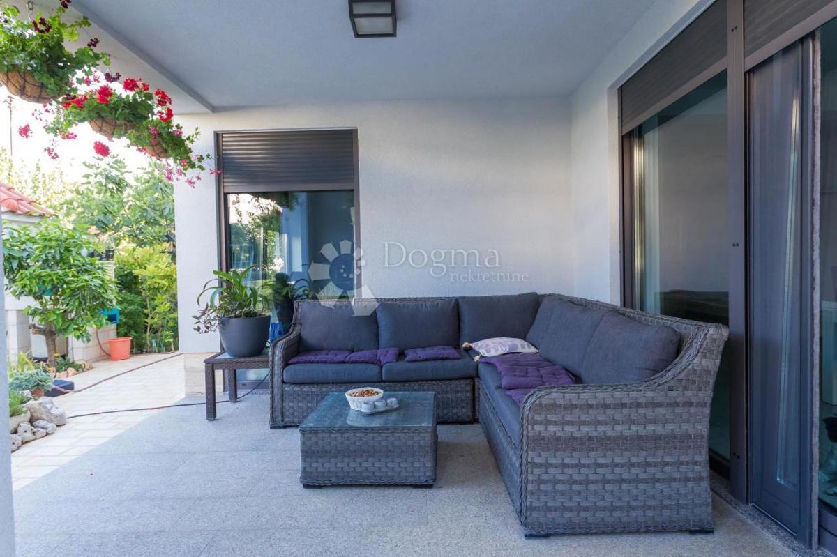 Hiša Sukošan, 345m2