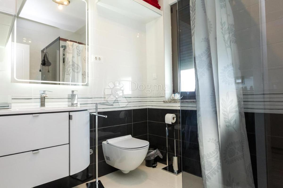 Hiša Sukošan, 345m2