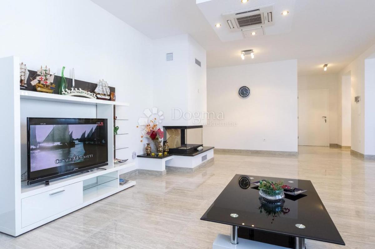 Hiša Sukošan, 345m2