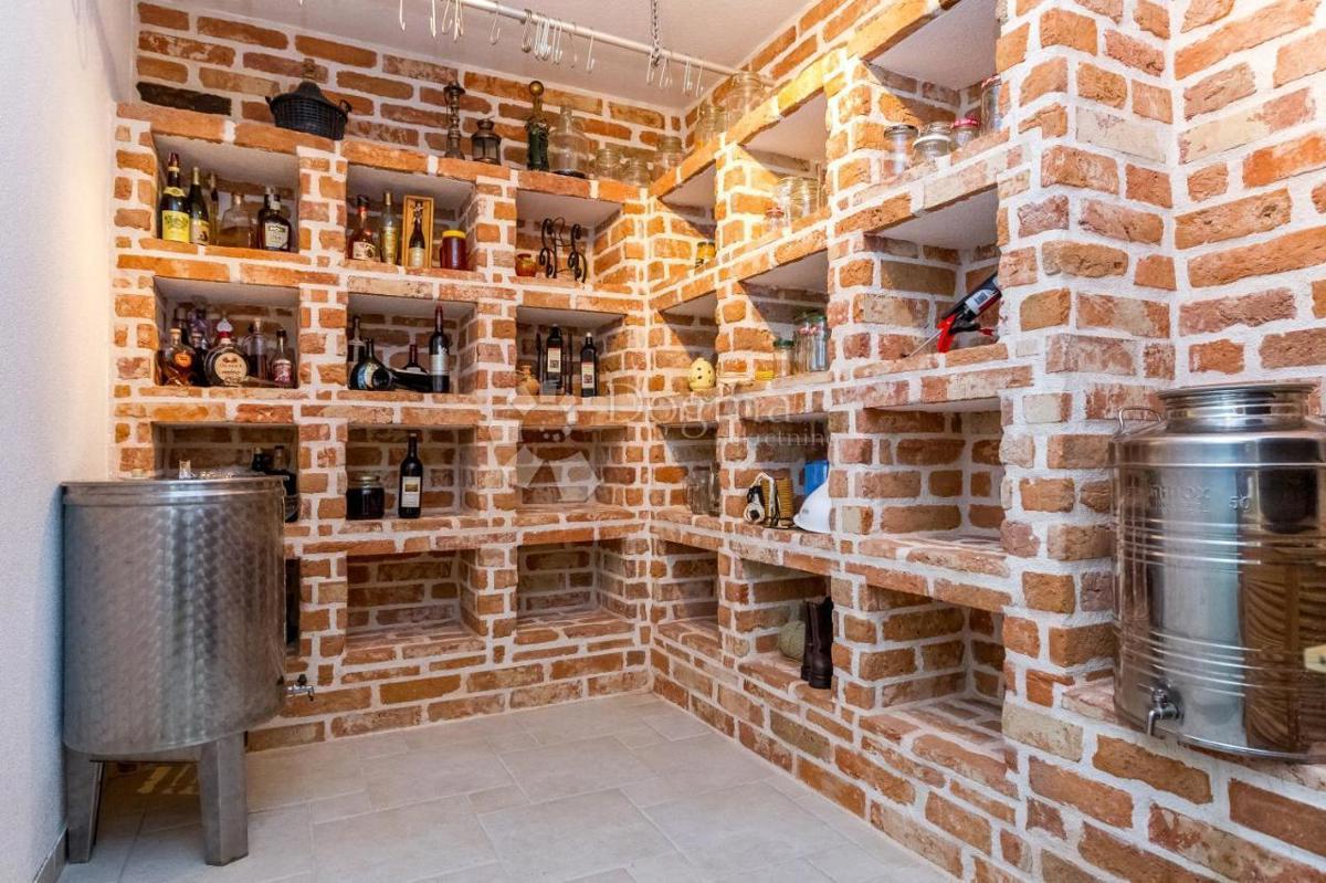 Hiša Sukošan, 345m2