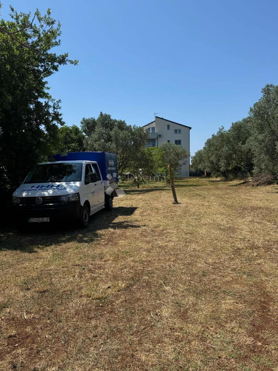 Zazidljivo zemljišče Peroj, Vodnjan, 1.336m2