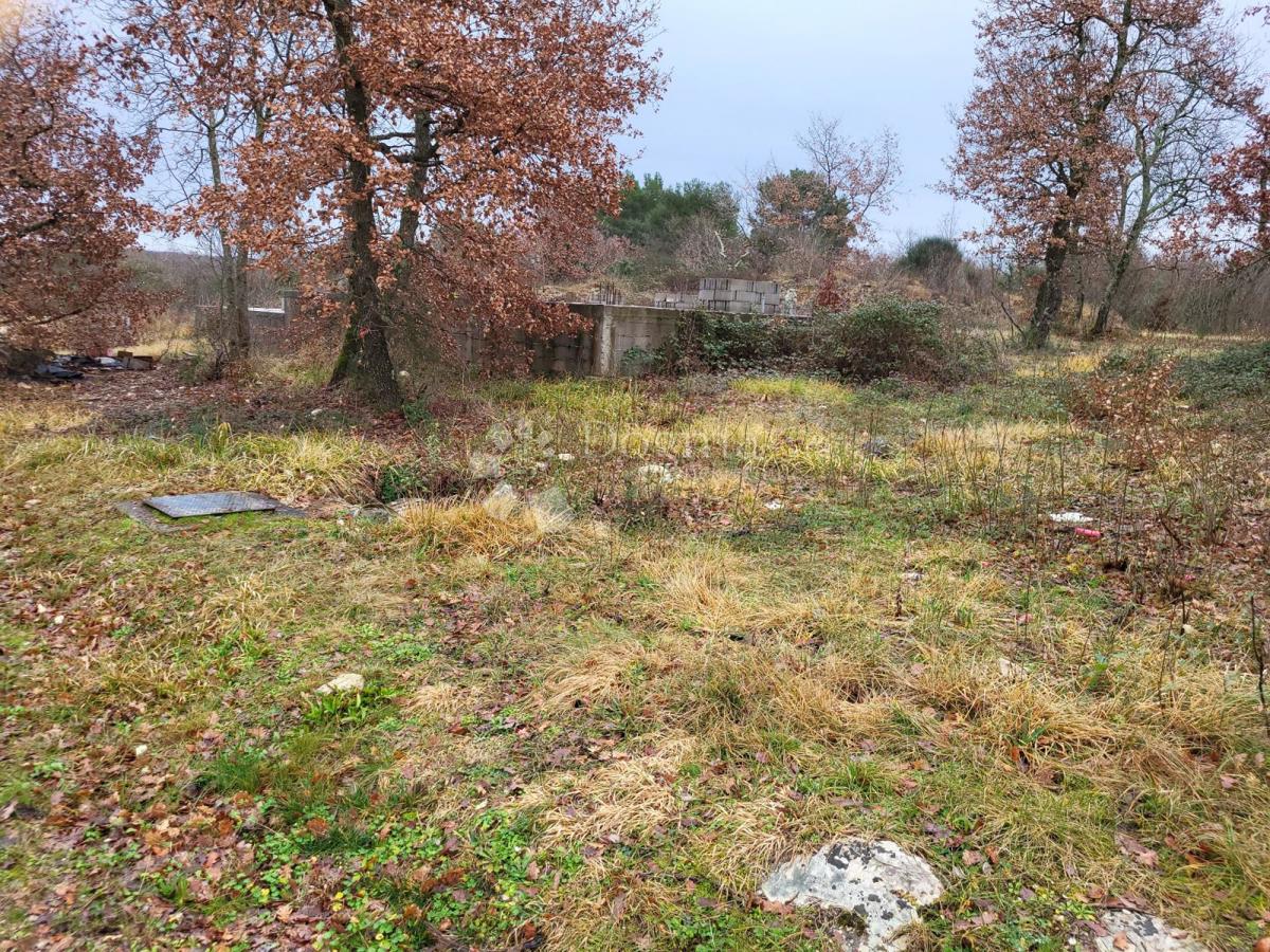 Zazidljivo zemljišče Perci, Poreč, 999m2