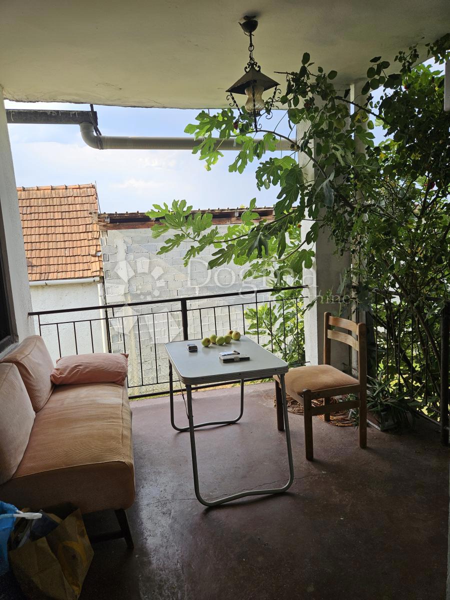 Hiša Gornji Kneginec, 350m2