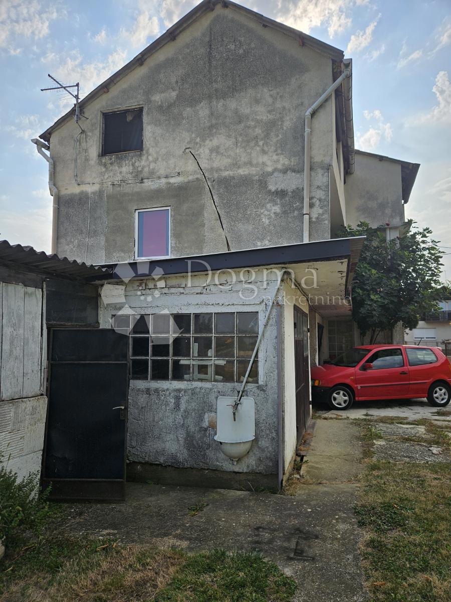 Hiša Gornji Kneginec, 350m2