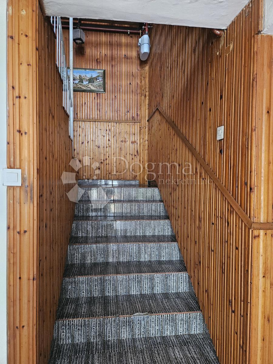 Hiša Gornji Kneginec, 350m2