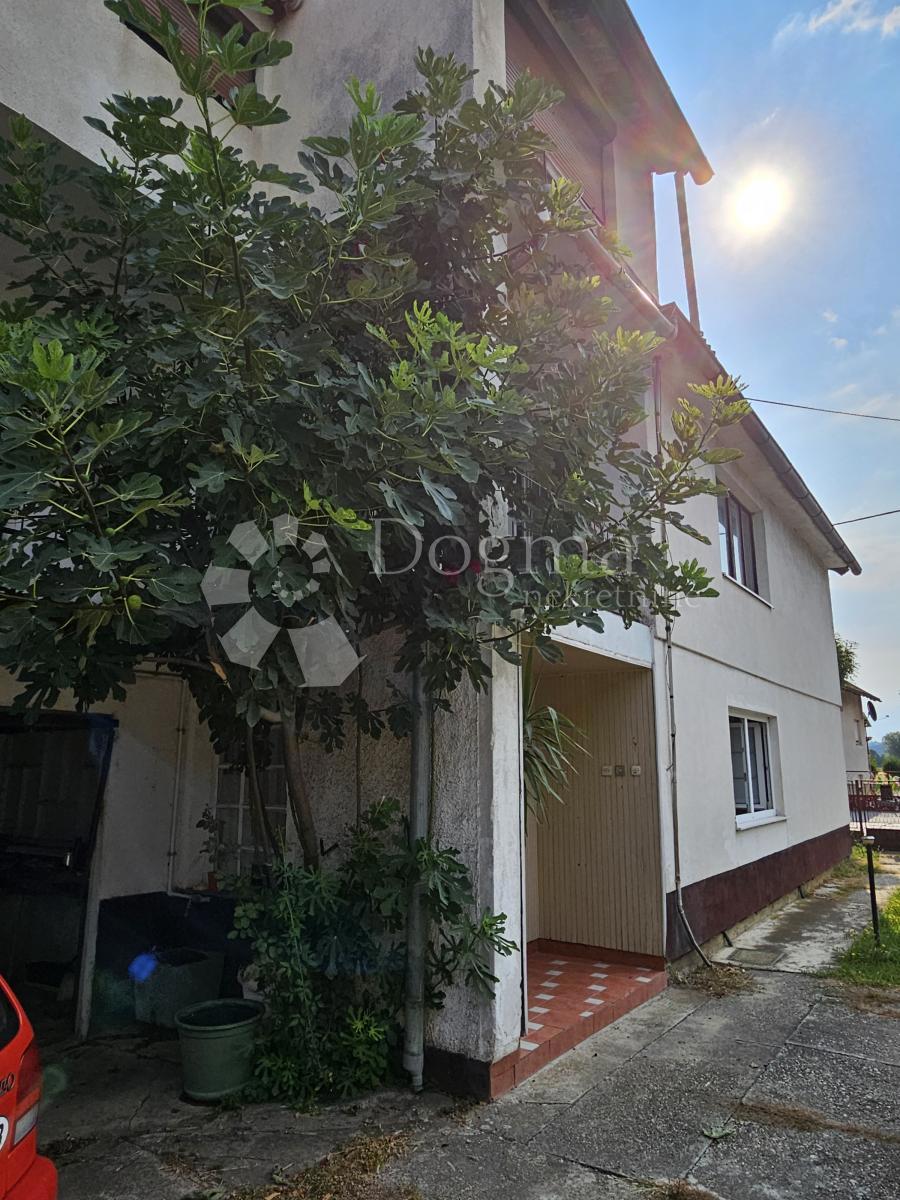 Hiša Gornji Kneginec, 350m2