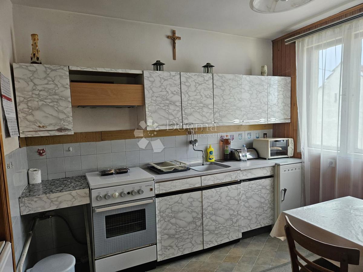 Hiša Gornji Kneginec, 350m2