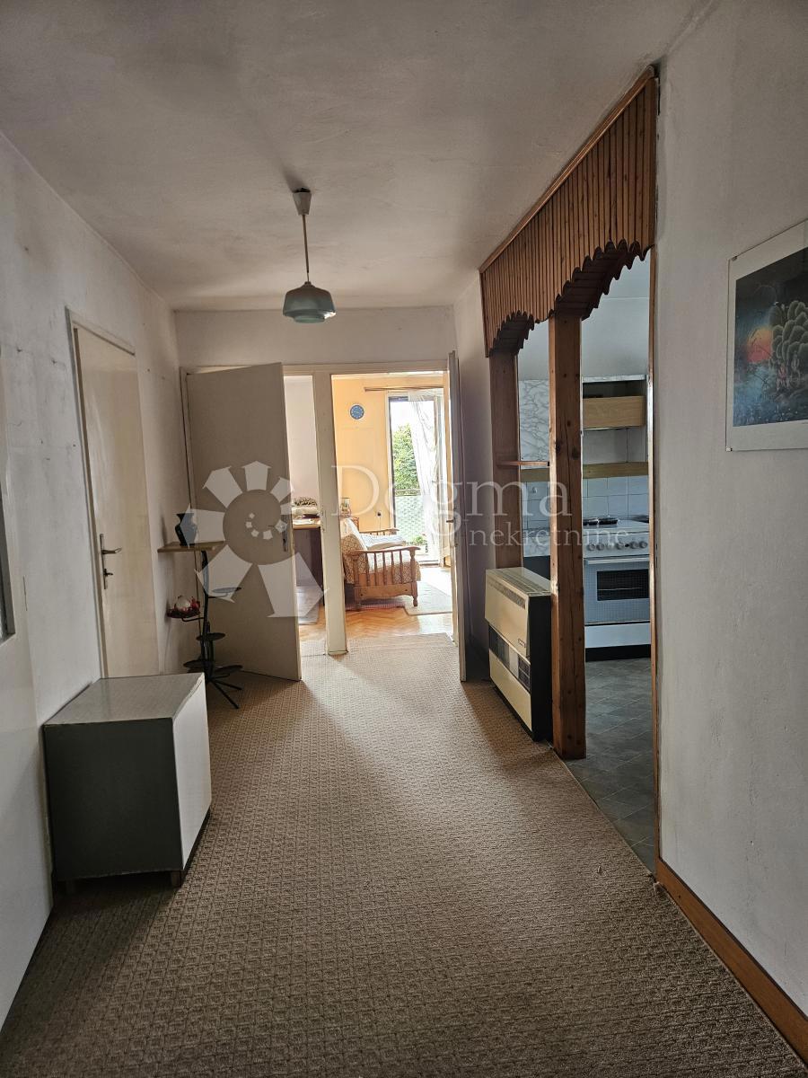 Hiša Gornji Kneginec, 350m2