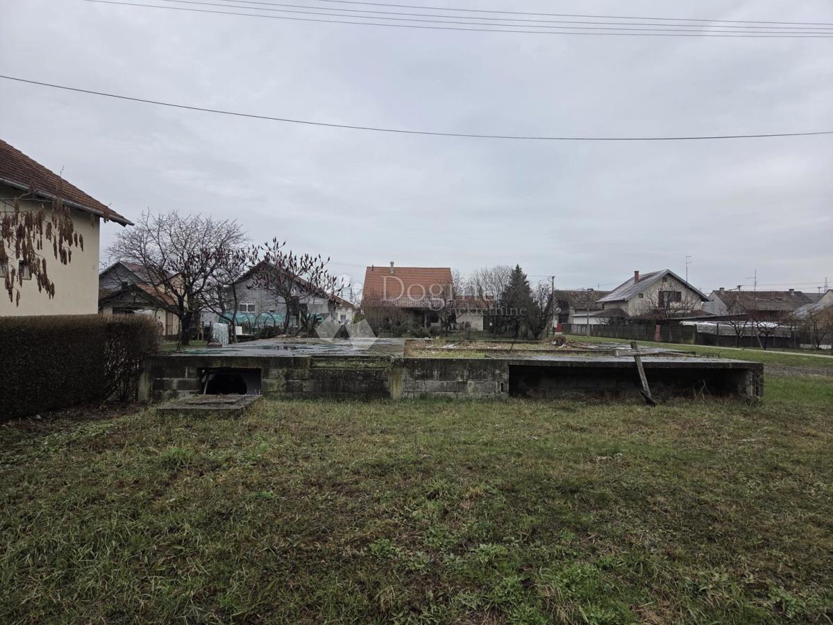 Zazidljivo zemljišče Mece, Darda, 607m2