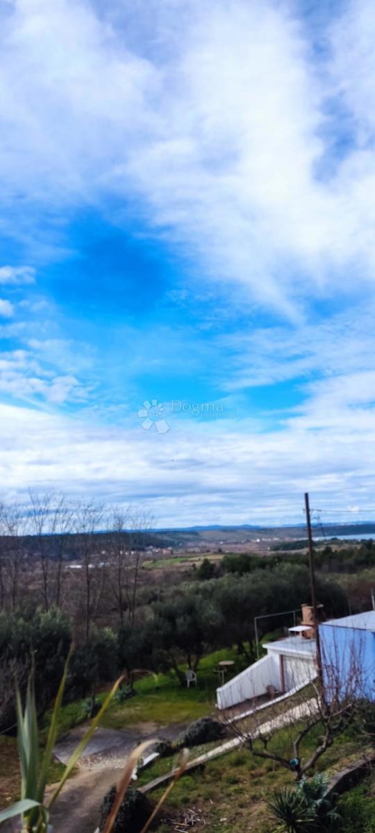 Zazidljivo zemljišče Ljubač, Ražanac, 908m2