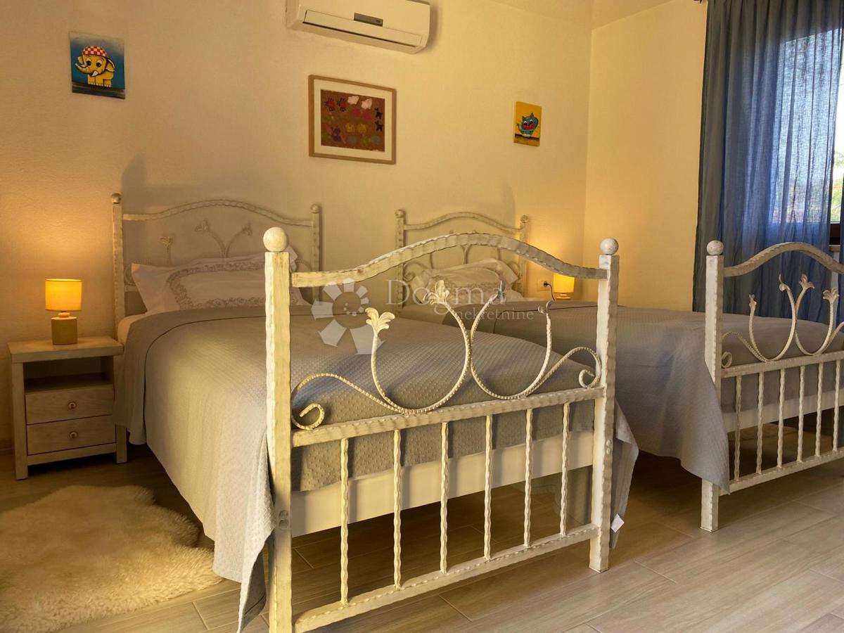 Hiša Karigador, Brtonigla, 190m2