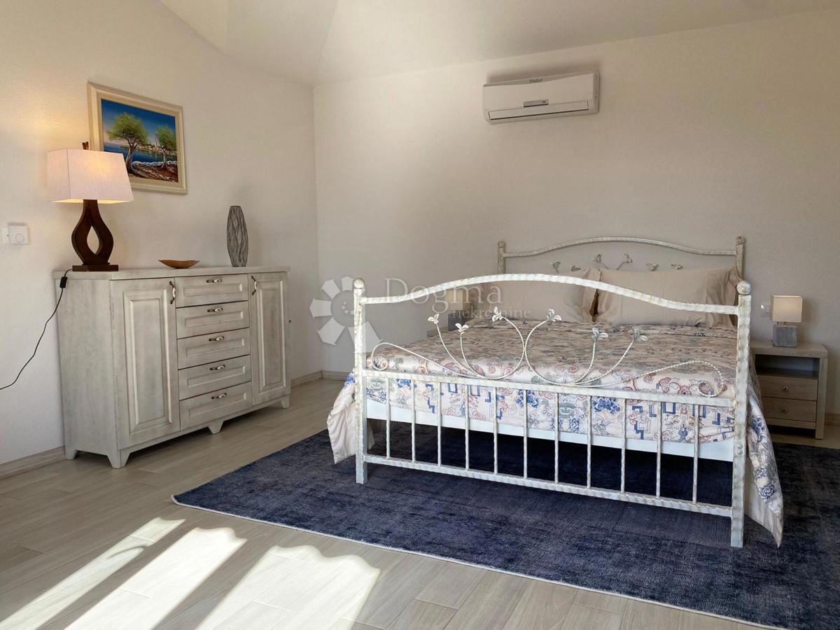 Hiša Karigador, Brtonigla, 190m2