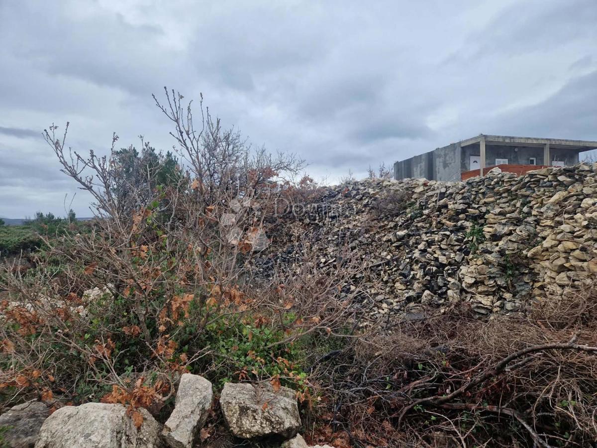 Zazidljivo zemljišče Novigrad, 2.376m2