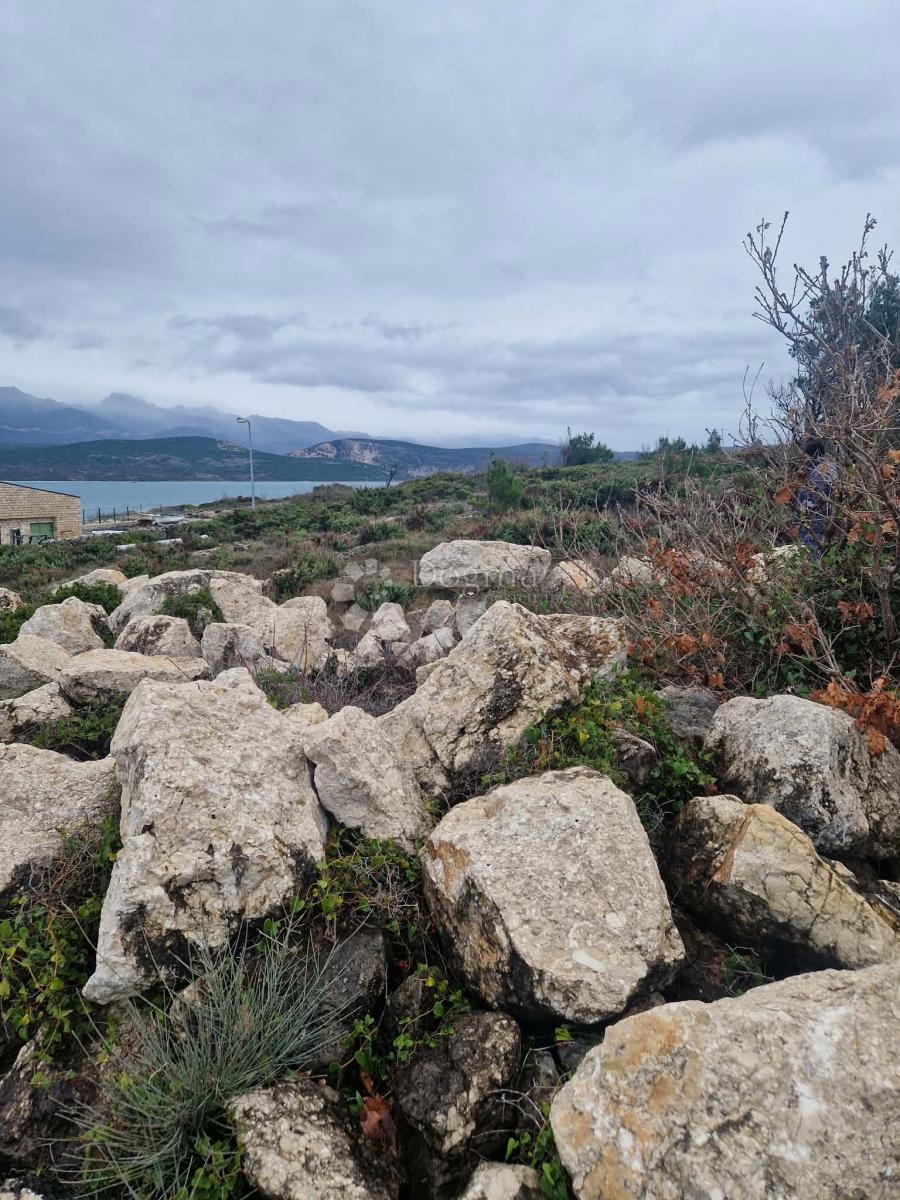 Zazidljivo zemljišče Novigrad, 2.376m2