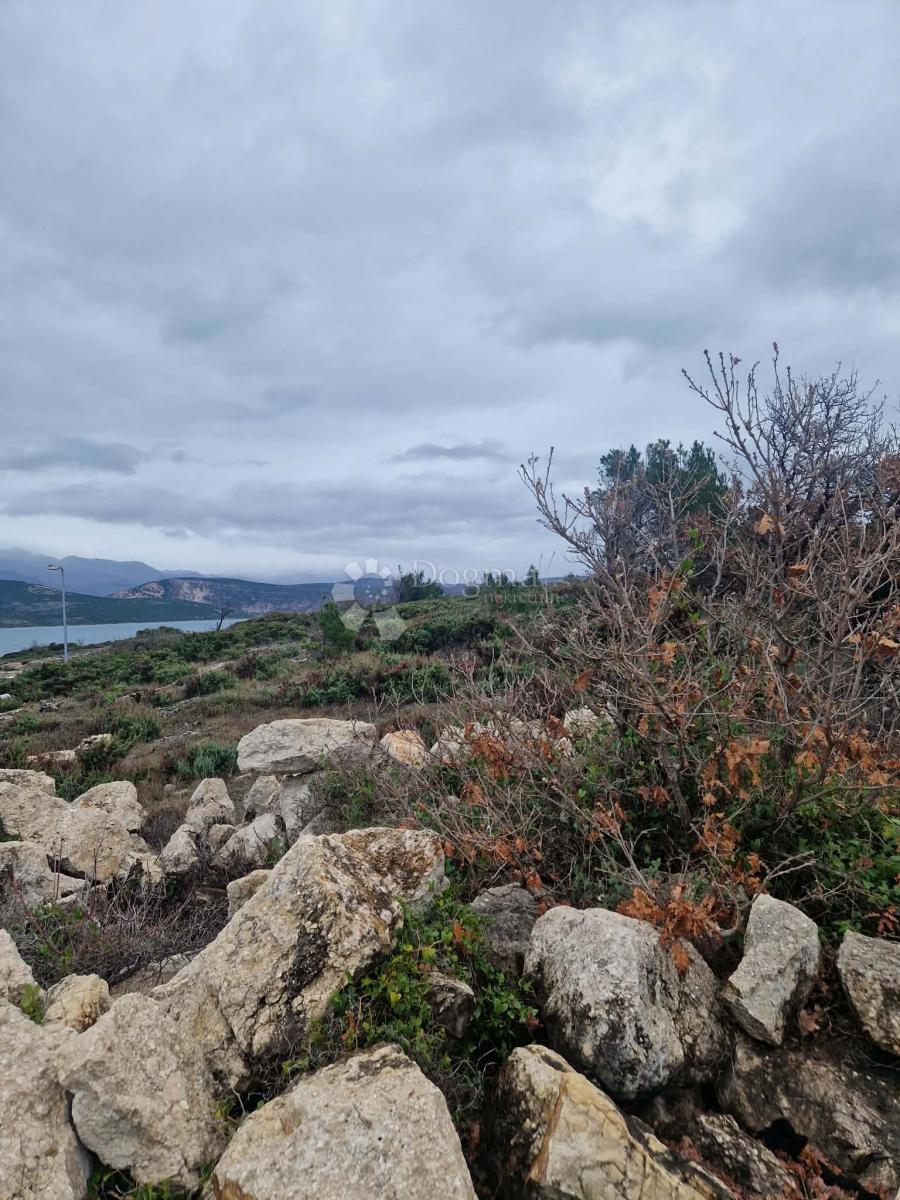 Zazidljivo zemljišče Novigrad, 2.376m2