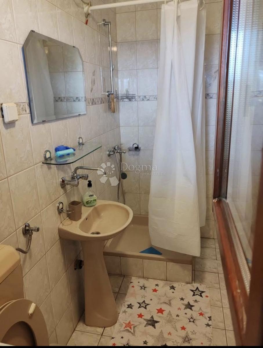 Hiša Dalj, Erdut, 264m2