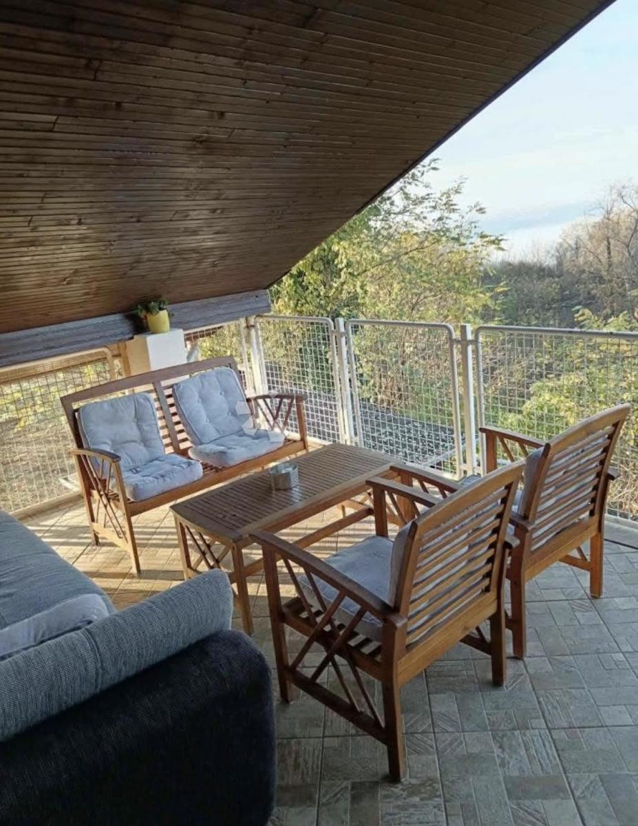 Hiša Dalj, Erdut, 264m2