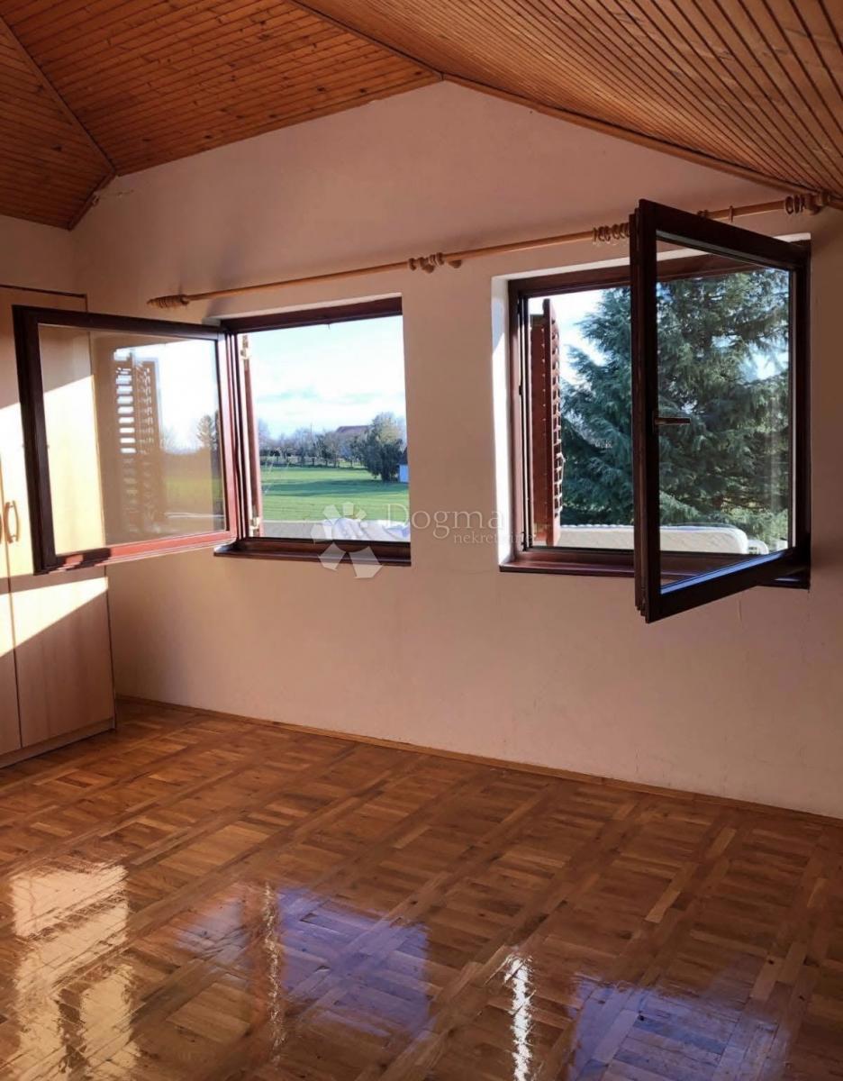 Hiša Dalj, Erdut, 264m2