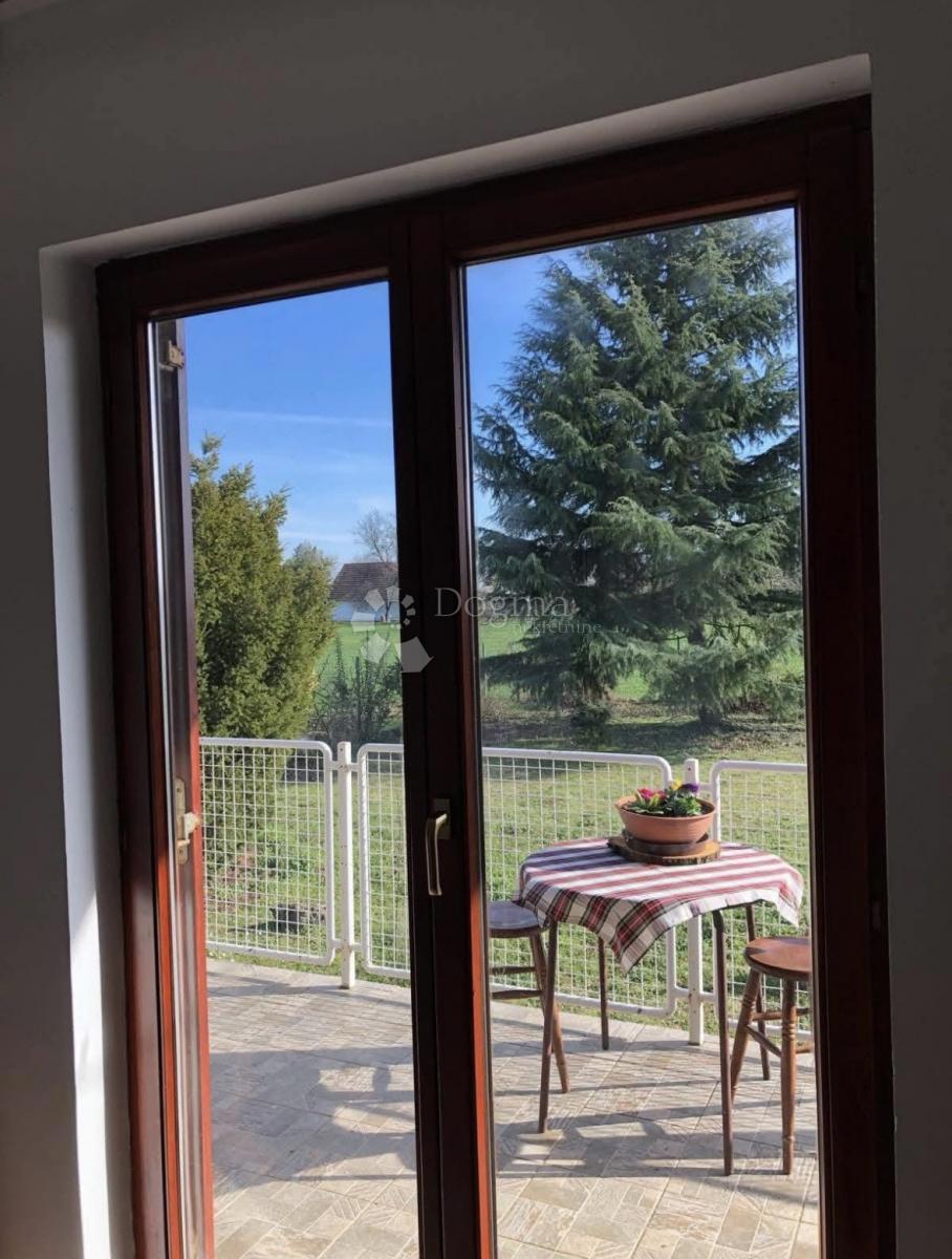 Hiša Dalj, Erdut, 264m2