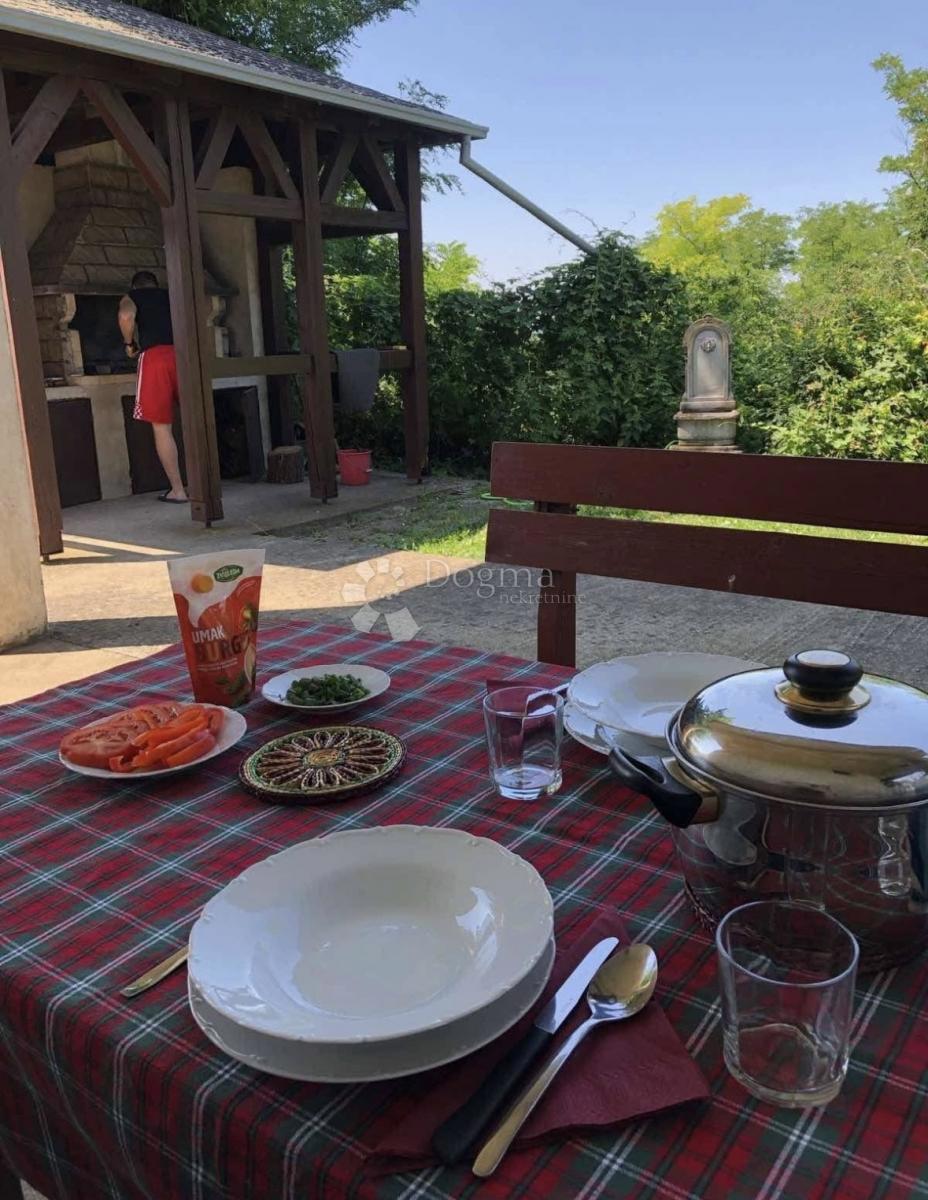 Hiša Dalj, Erdut, 264m2