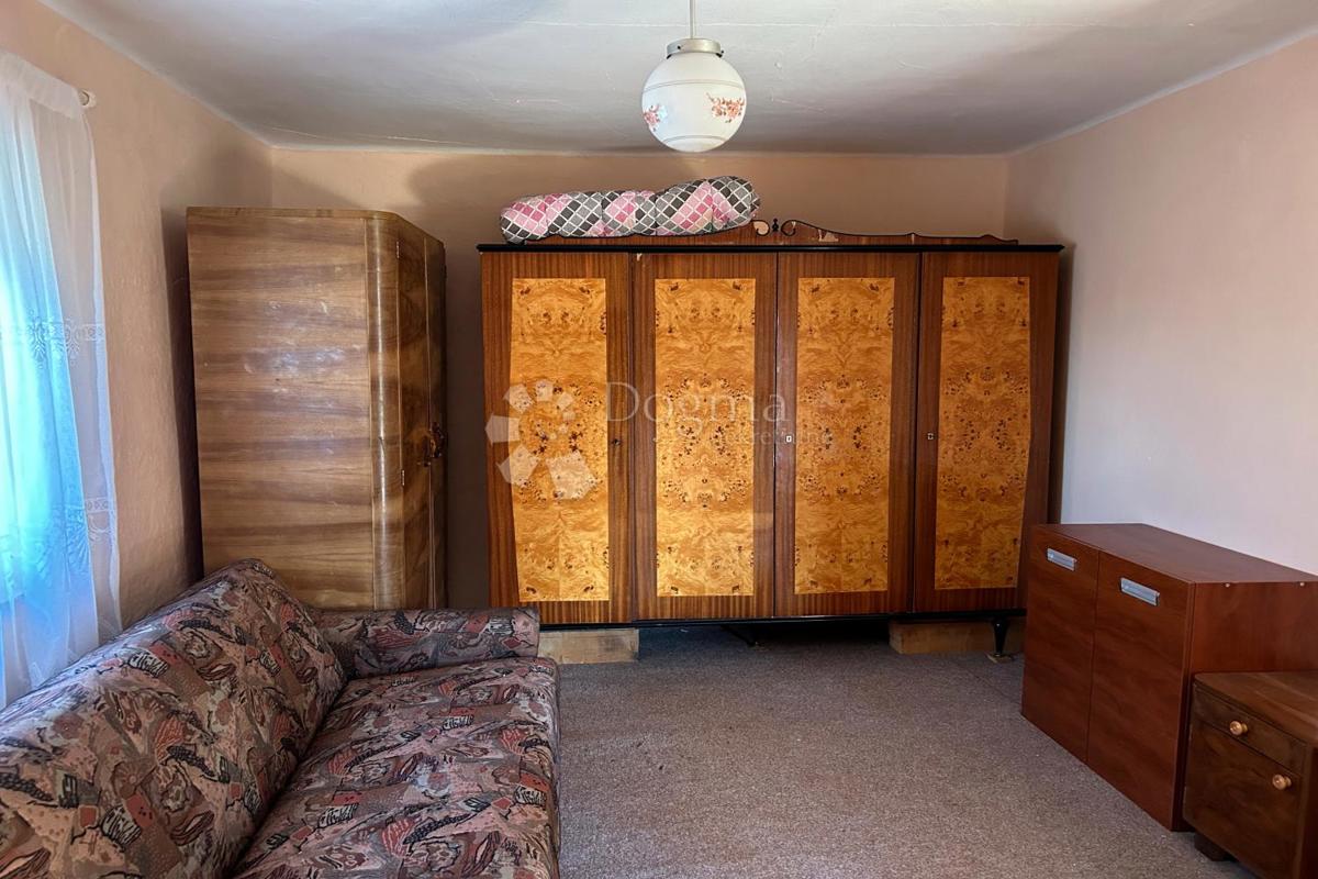 KANFANAR – kamnita hiša s čudovitim sončnim vrtom