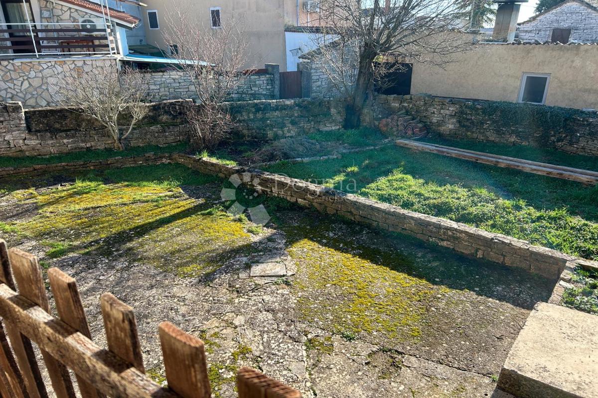 KANFANAR – kamnita hiša s čudovitim sončnim vrtom