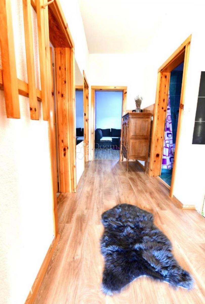 Hiša Lipovac, Rakovica, 350m2