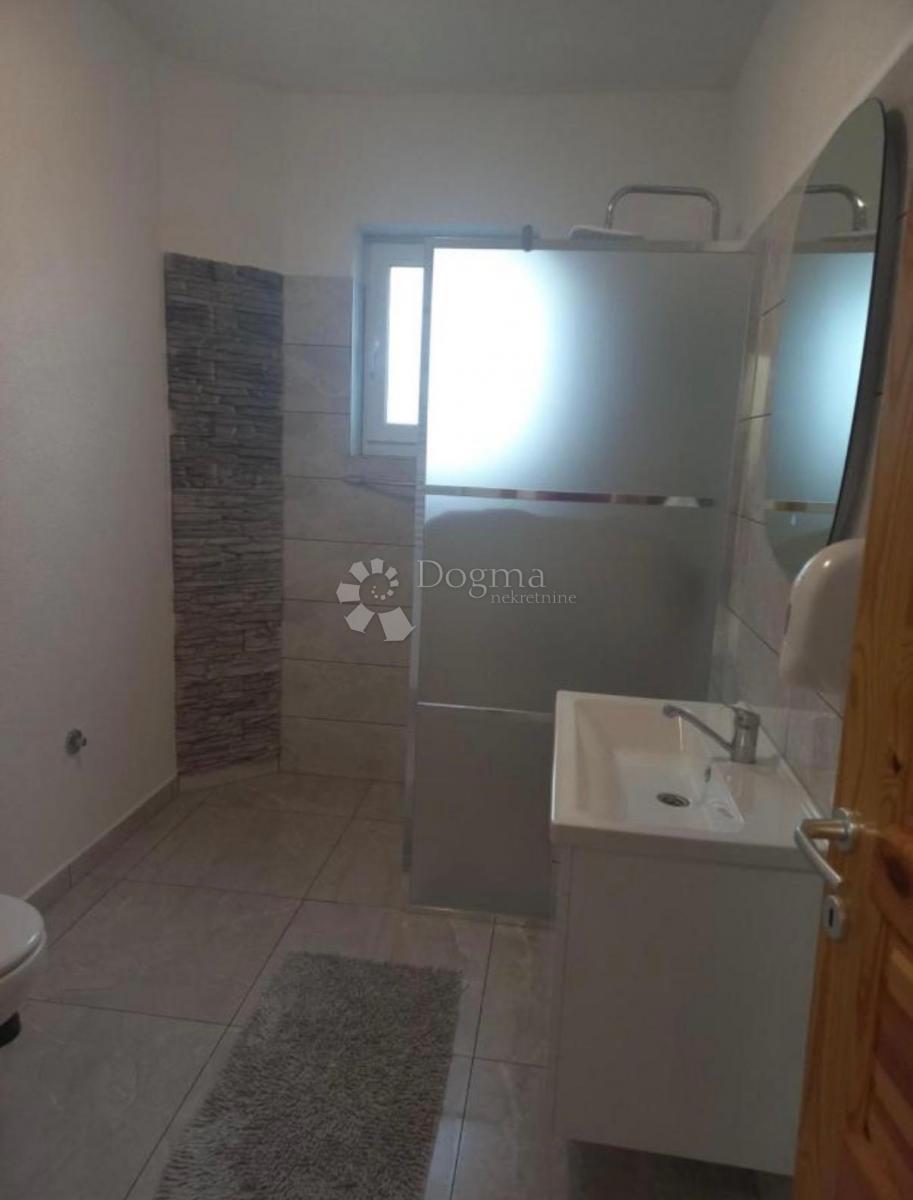 Hiša Lipovac, Rakovica, 350m2