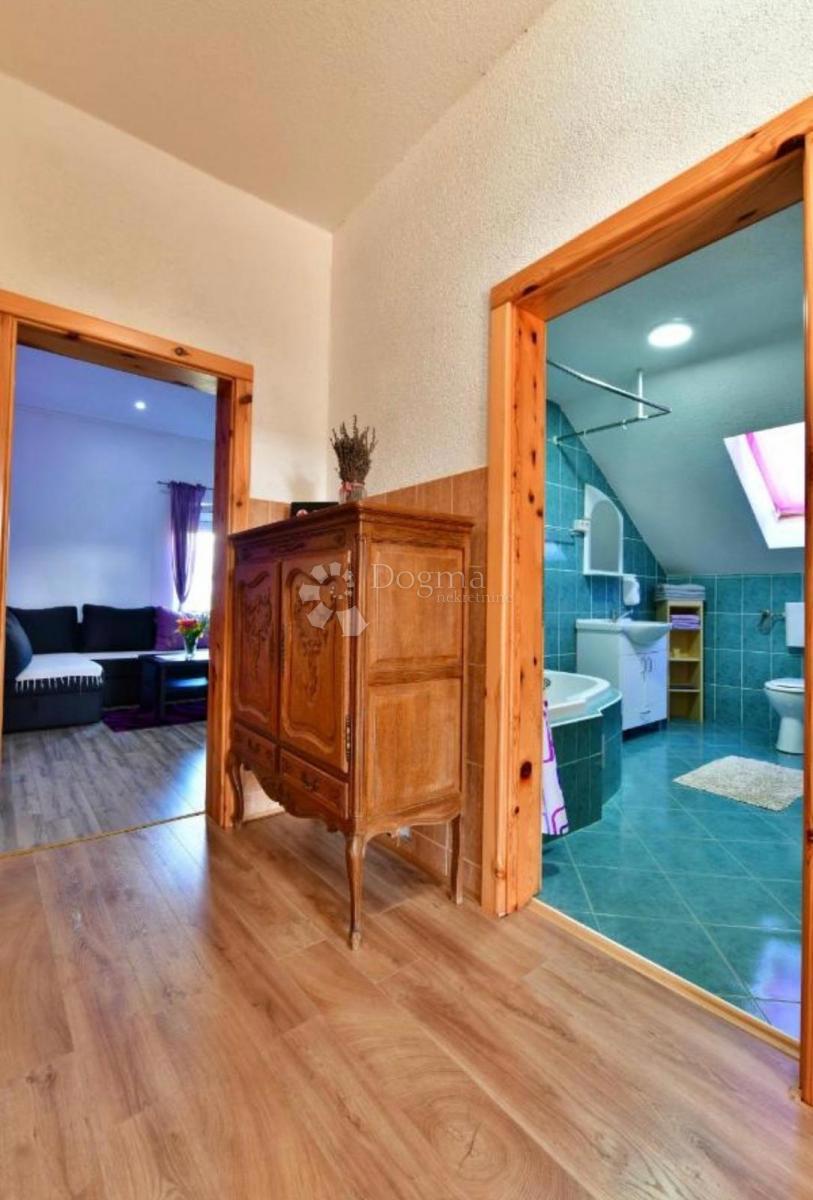 Hiša Lipovac, Rakovica, 350m2