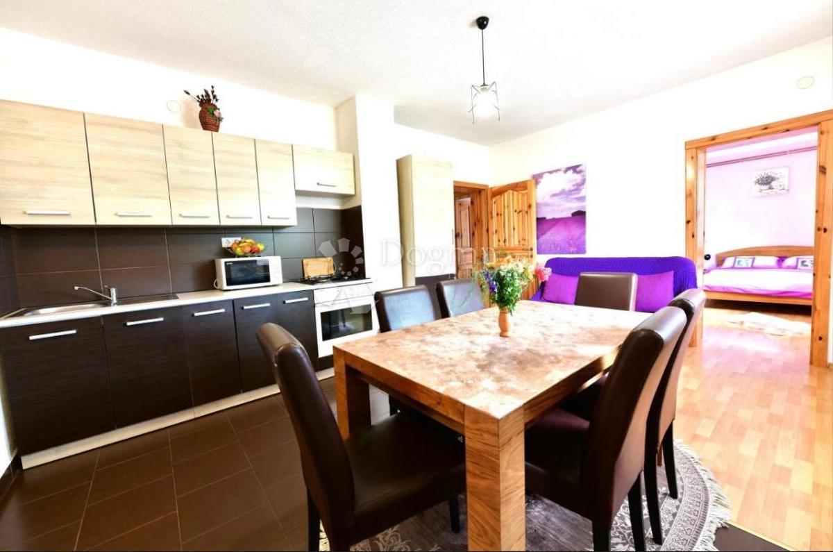 Hiša Lipovac, Rakovica, 350m2