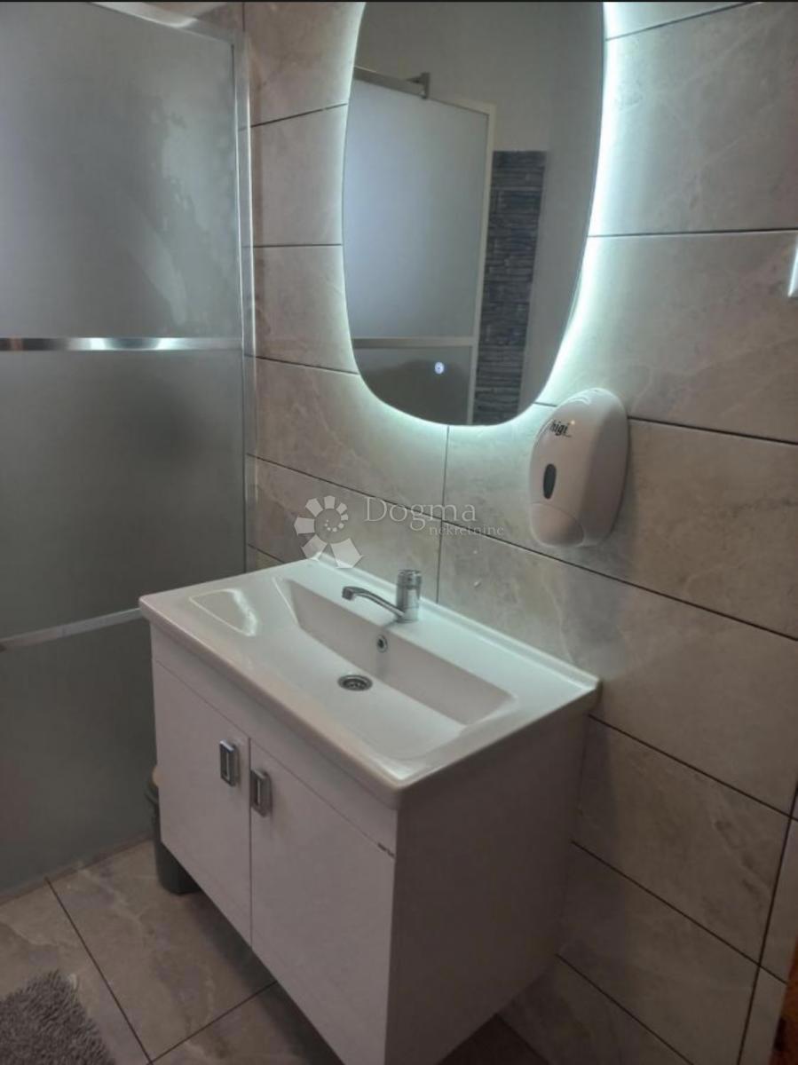 Hiša Lipovac, Rakovica, 350m2