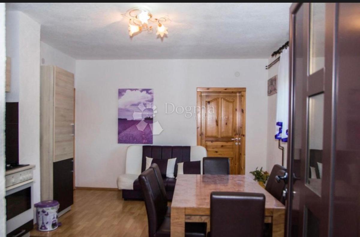 Hiša Lipovac, Rakovica, 350m2