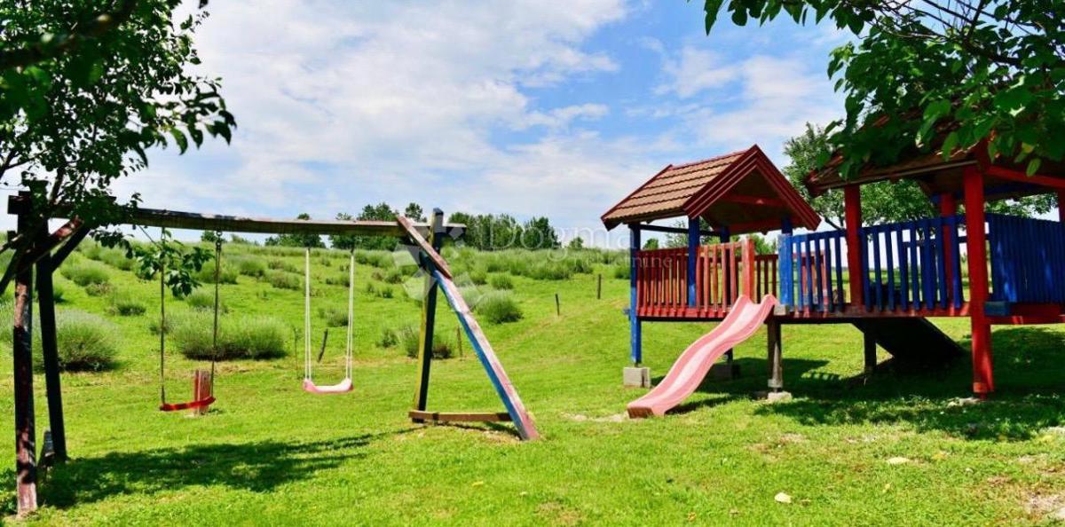 Hiša Lipovac, Rakovica, 350m2