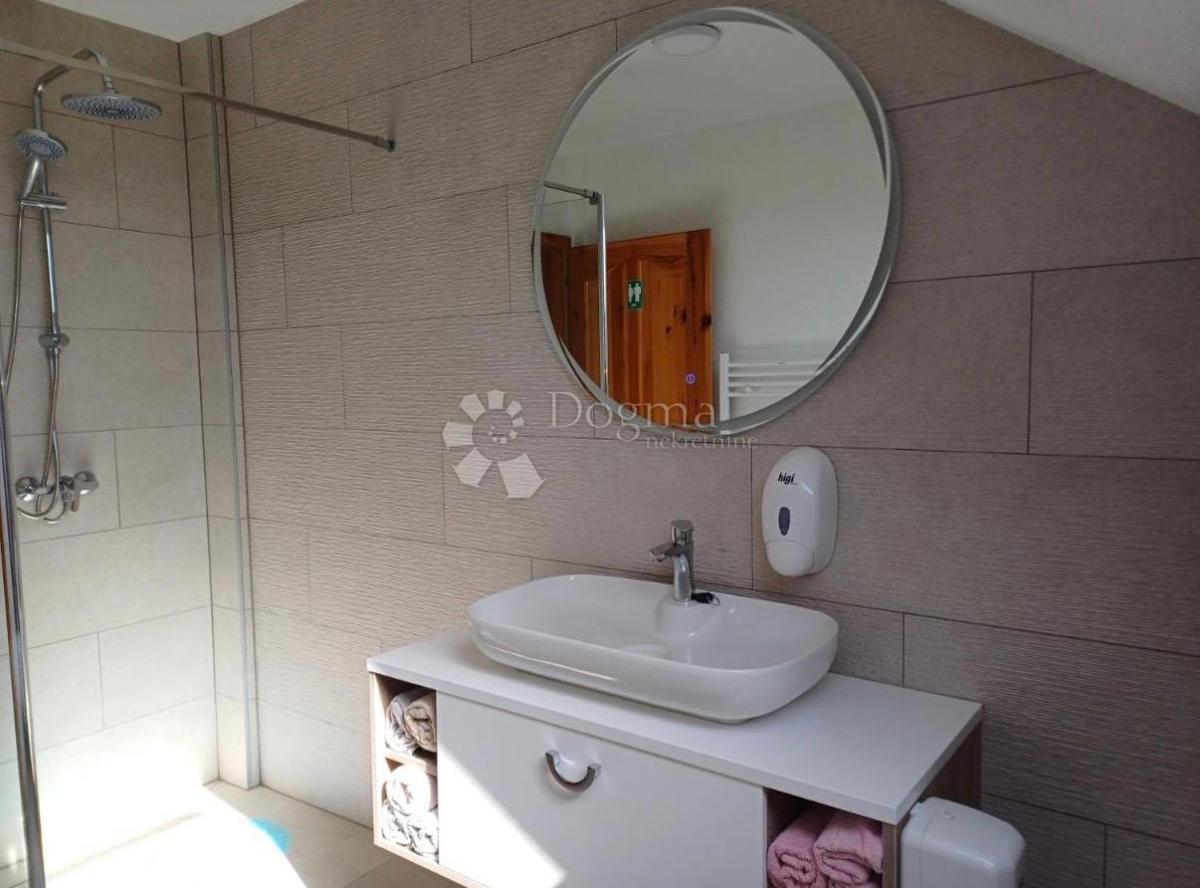 Hiša Lipovac, Rakovica, 350m2