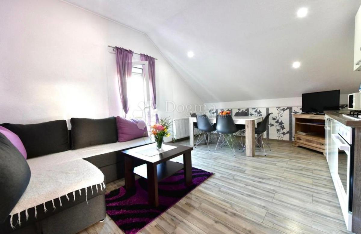 Hiša Lipovac, Rakovica, 350m2